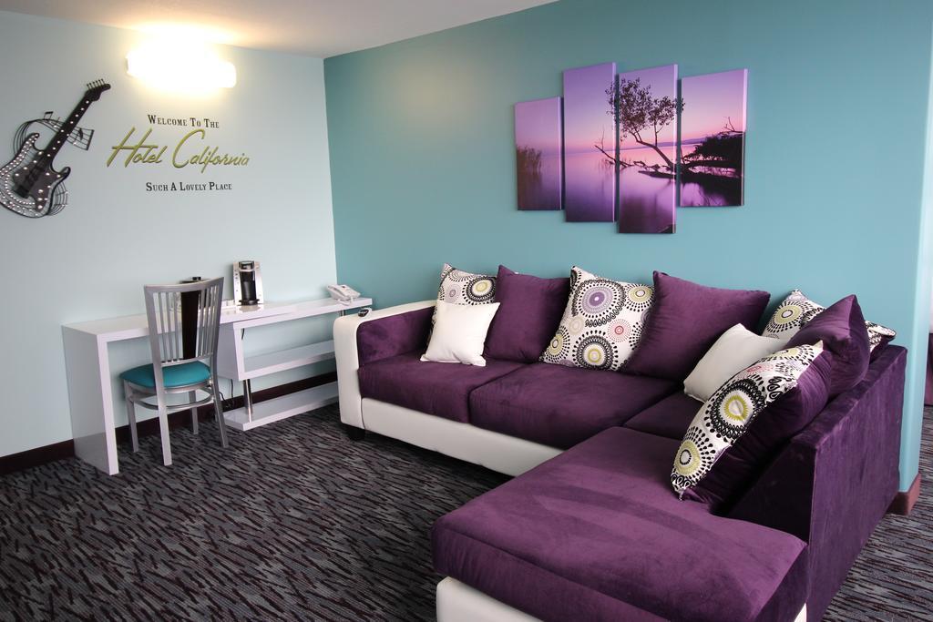 California Palms Hotel And Suites Austintown Dış mekan fotoğraf
