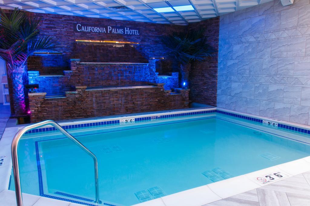 California Palms Hotel And Suites Austintown Dış mekan fotoğraf