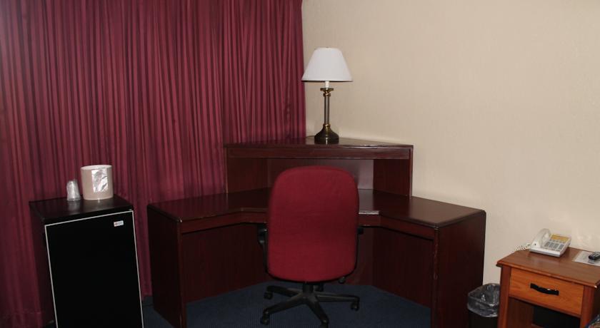 California Palms Hotel And Suites Austintown Oda fotoğraf